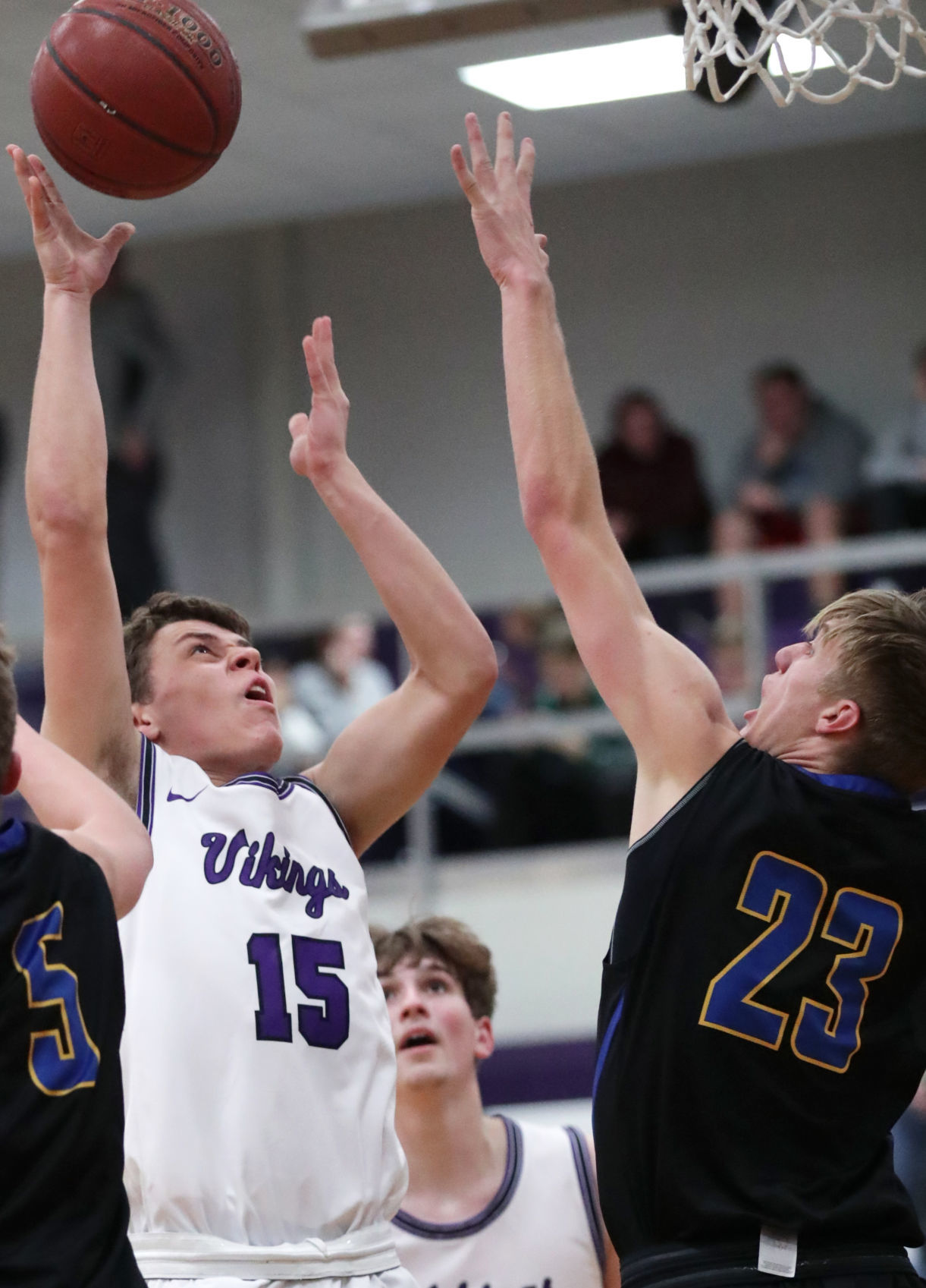 Stoughton 53, Lake Mills 44
